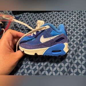 Toddler NIKE shoes size 2C